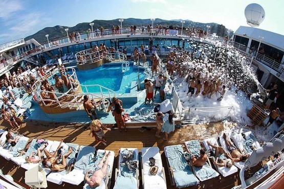 Photos swinger cruise Cruise ship