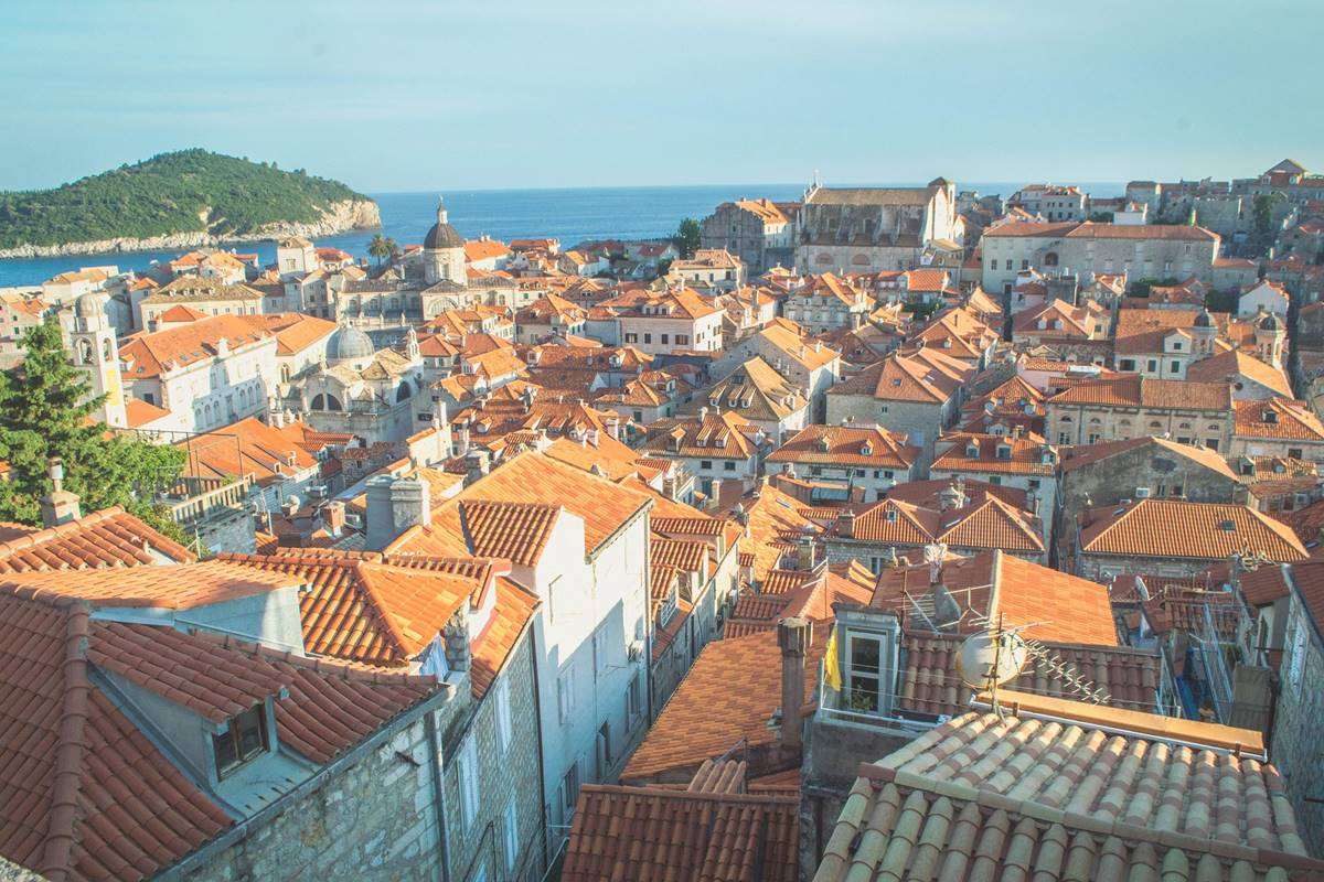 How to Avoid Crowds in Dubrovnik: Tips From a Lovely Visitor Christina 2 Christina Guan Dubrovnik Crowds (2)