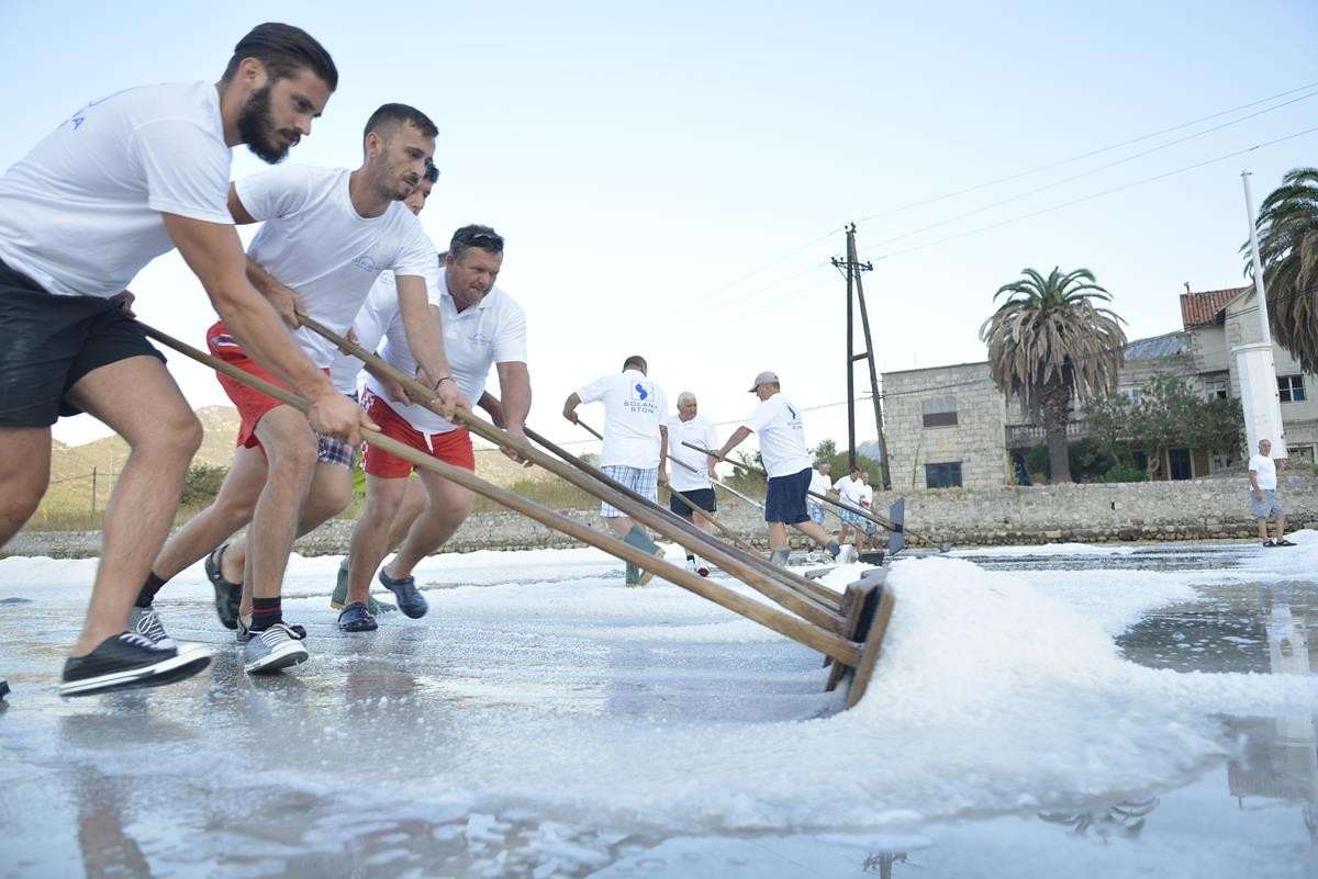Video and Photo Gallery: We Spent a Day in a Saltern Ston Picking Up 'Fleur de Sel'... 2 Salt Collecting Ston 5