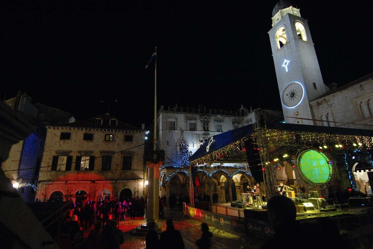 New Year's Eve Warm Up on Stradun with Valetudo