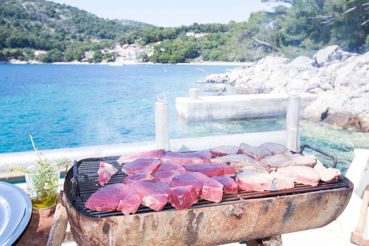 Fishing trip with Gulliver Travel