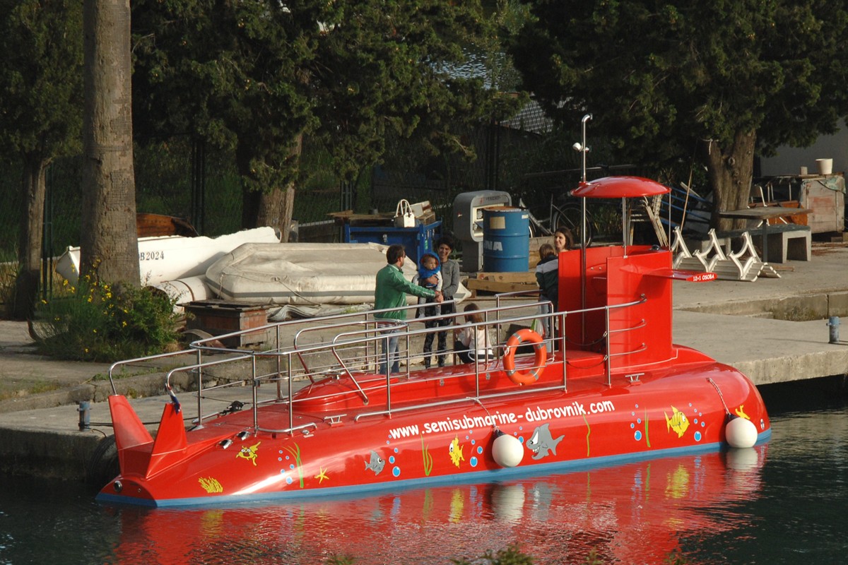 Red-Submarine.jpg