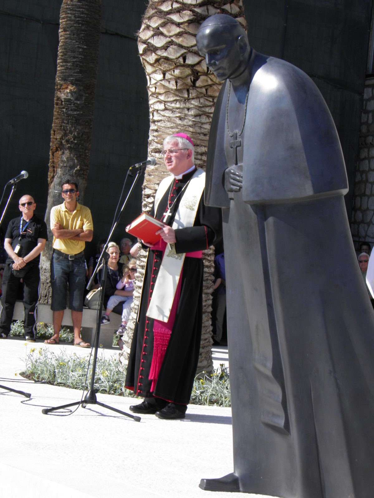 Pope John Paul II Statue Unveiled