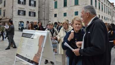 Grey Skies Don't Keep Tourists Away 13 Autumn Tourists 7