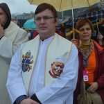 Over 35,000 young people were praying in the rain! 22 Over 35,000 young people