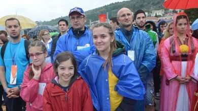 Over 35,000 young people were praying in the rain! 12 Over 35,000 young people