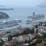 Streets of Dubrovnik clogged by tourists during the Easter Holiday! 4 Tourists in Dubrovnik