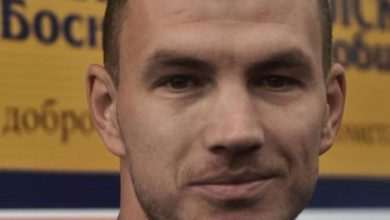 Famous visitor: Edin Dzeko dropped in for a cup of coffee! 1 Edin Dzeko