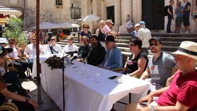 Sentimento - Tonight in Front of the Cathedral: A Lovely Reminder That Music Connects us All 12 Markos Konferencija