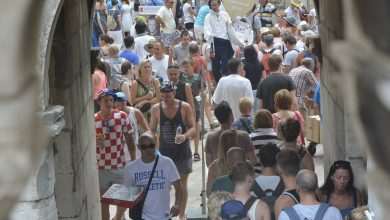 Top Results in March and April Might Be Even Better 1 Tourists Impressions 6