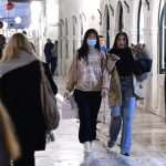 WE COULD HARDLY WAIT: Advent Cottages Have Returned, and With Them the Holiday Atmosphere 23 advent dubrovnik 21