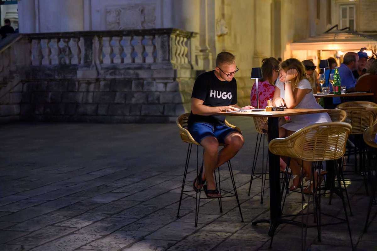 Evening on Stradun: When Dubrovnik Slows Down and Comes Alive Again 5 stradun03